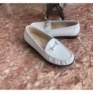 New SAS Tripad Women's Metro Pearl White Leather Horse Bit Loafer Sz 8M, $194.95